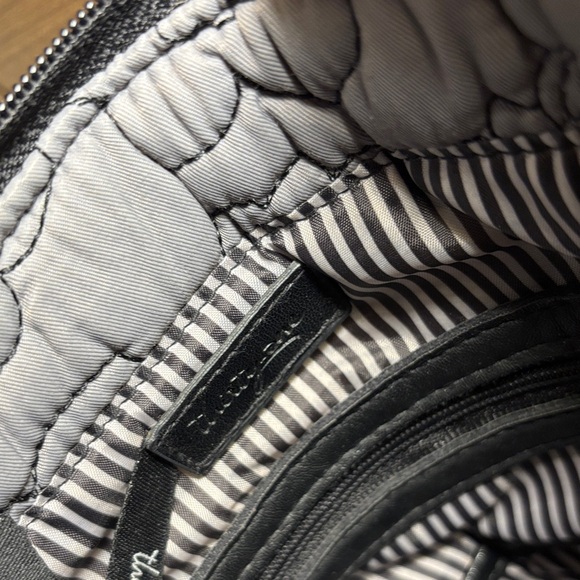 Floral Patterned Shoulder Bag - Picture 7 of 12